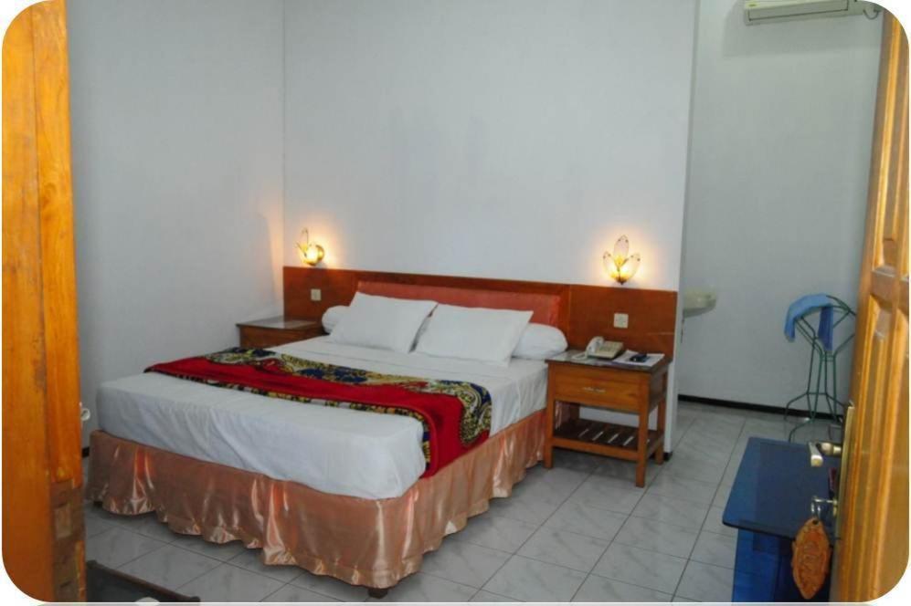 Berlian Abadi Hotel By Sinergi Banyuwangi  Room photo