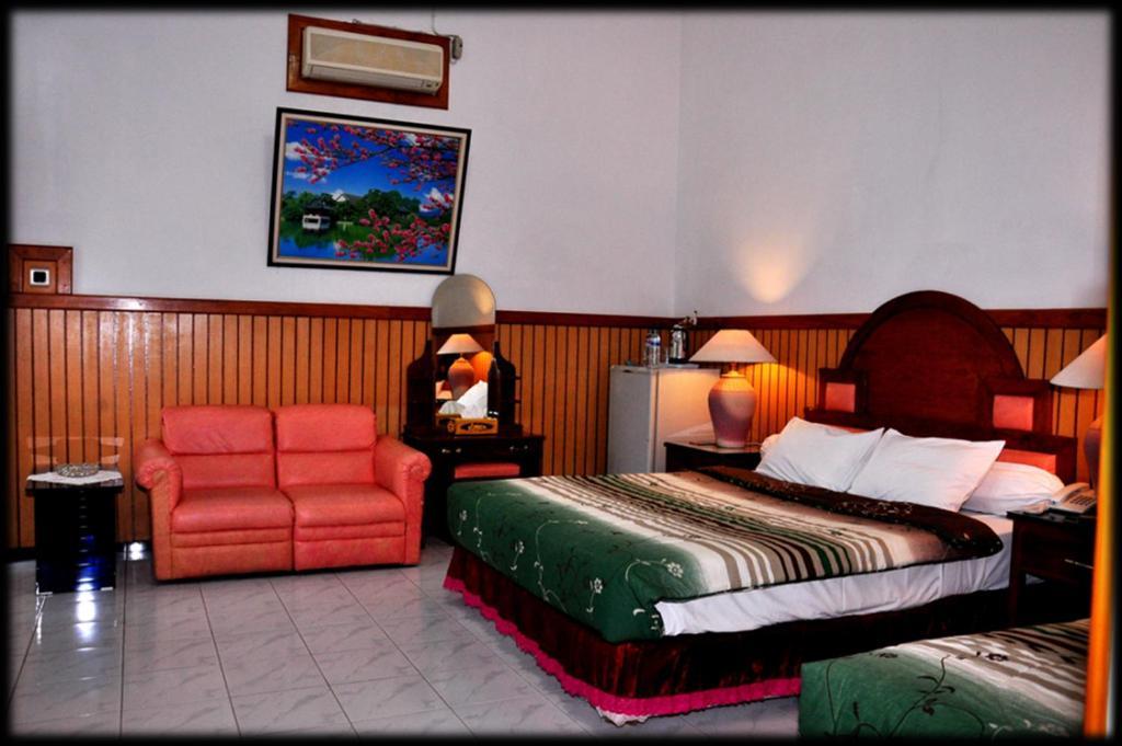 Berlian Abadi Hotel By Sinergi Banyuwangi  Room photo